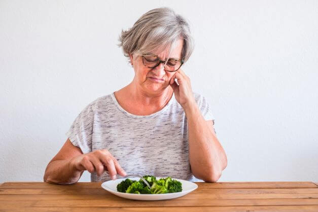 Alzheimer’s Eating Problems: What You Need To Know